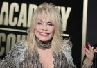 Tennessee Volunteers fans pay incredible tribute to Dolly Parton during season opener