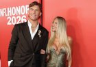 Giants QB & internet star girlfriend are relaxed heading into crucial year, FSU disaster & more LSU fan fights