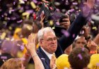 Former Lakers coach Phil Jackson to be honored with statue at famed Star Plaza, team says