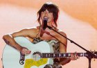 Ella Langley says 'Choosin' Texas' success is 'changing my life' after her song breaks Mariah Carey's record