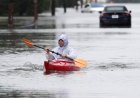 Nor’easter floods parts of U.S. northeast, leaves over 130K without power