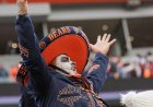 Mariachi band's national anthem at Bears vs. Eagles game ignites racism debate and US Senator response