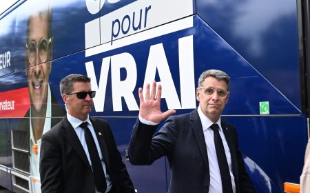 Quebec election campaign turns to government spending, housing and education on Day 7