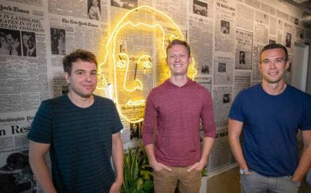 'Pod Save America' hosts mock JD Vance over ‘blood libel’ definition before botching it themselves