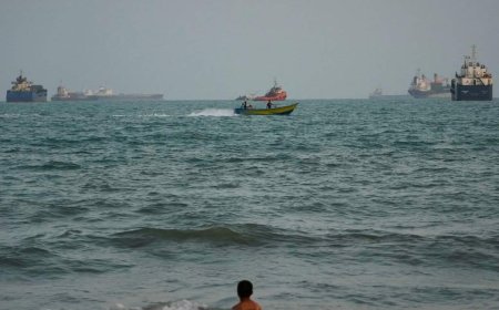 U.S. strikes 3 Iranian oil tankers after missiles target Navy ships