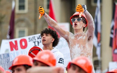 A list of the best College Gameday signs at LSU during show's 500th episode