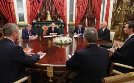 Putin Pauses Strikes on Kiev