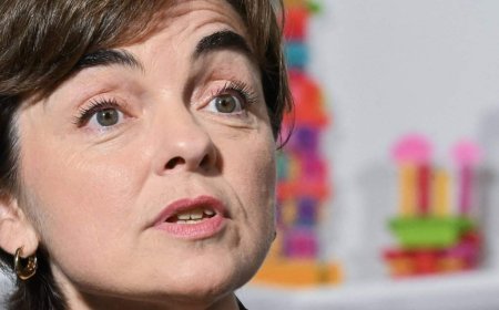 Frechette holds mid-campaign cabinet meeting ahead of counter-tariffs