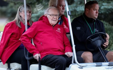 The US has a $40 trillion debt crisis. Billionaire Warren Buffett knows how to solve it