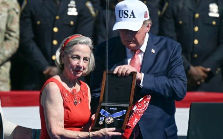 Trump posthumously awards Medal of Freedom to 9/11's 'man in red bandana'