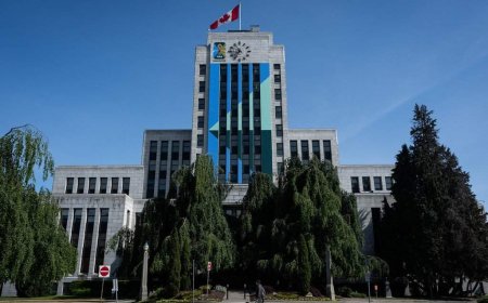 Azaroff exits Vancouver mayoral race, leaves Pete Fry as lone progressive
