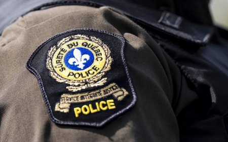 Two children fell from trunk of moving vehicle, one hurt, Quebec provincial police say
