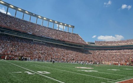 LA Times sports editor says that college football schedules need to change due to 'climate change'