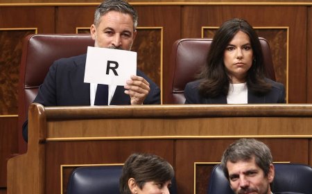 Spanish opposition leader calls prime minister a ‘traitor’ over Ceuta migrant crisis
