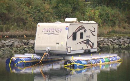 Owner of so-called ‘Hillbilly Houseboat’ speaks about invention