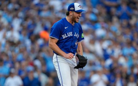 Toronto Blue Jays and Baltimore Orioles face off in playoff-style game with wild card on the line