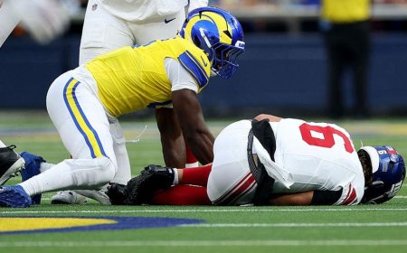 Giants quarterback Jaxson Dart suffers knee injury against Rams, possible MCL issue feared