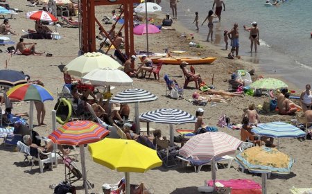 Violent brawl over lounge chairs at famous beach leaves one man dead, others facing charges