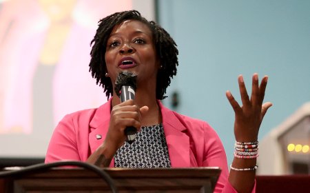 Dem Senate hopeful dished out thousands to radical staffer who glorified Hamas: 'Freedom fighters'