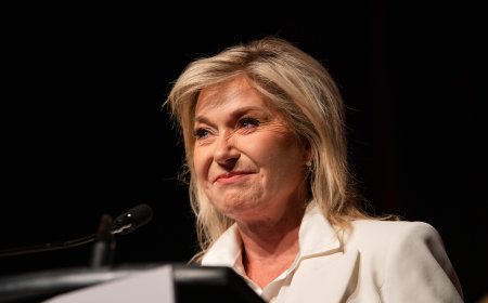 Crombie proposes subway extension into Mississauga in election bid