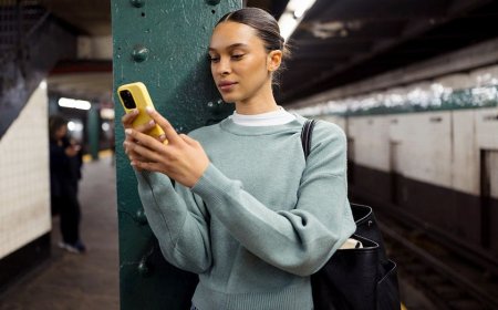 Is everyone bricking their phone to stop doomscrolling?