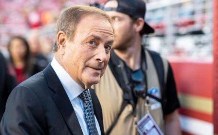 Al Michaels had another brutal showing, and NFL fans didn't let it slide