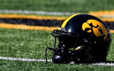 Iowa Hawkeyes get +5.5 points as college football betting pick against Michigan in Ann Arbor