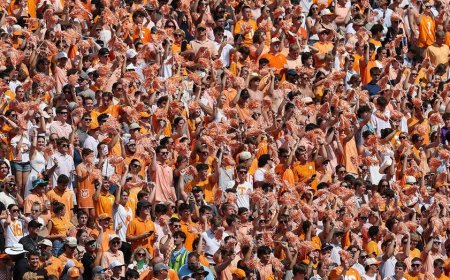 SEC crowd greets Trump with massive cheers ahead of Tennessee-Texas showdown