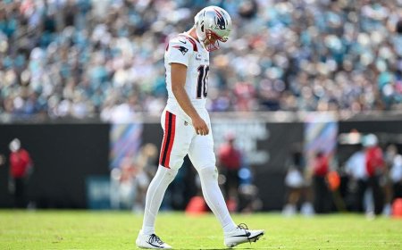 Patriots' Drake Maye 'looking myself in the mirror' as game has completely collapsed since AFC Championship