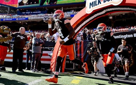 Deshaun Watson goes from Cleveland villain to hero in Browns upset win, as home crowd turns jeers to cheers