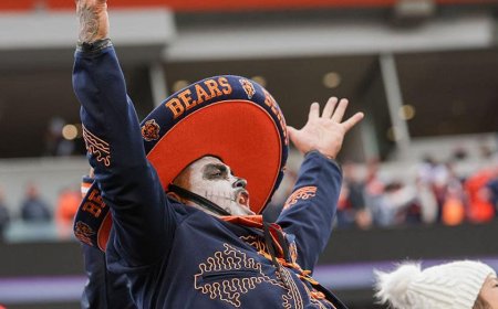 Mariachi band's national anthem at Bears vs. Eagles game ignites racism debate and US Senator response