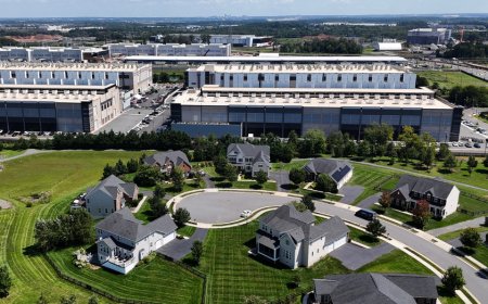 Inside the neighborhood living on the edge of America’s tech frontier