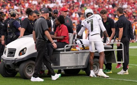 USC radio announcer's description of the Dante Moore hit is one of the most embarrassing things ever