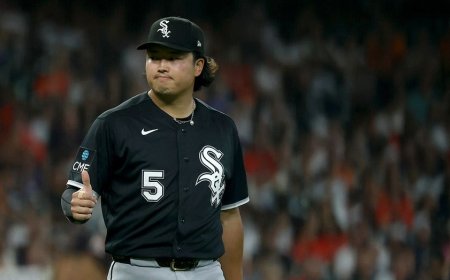 White Sox look to close out Houston Astros in two games after dominant playoff opener