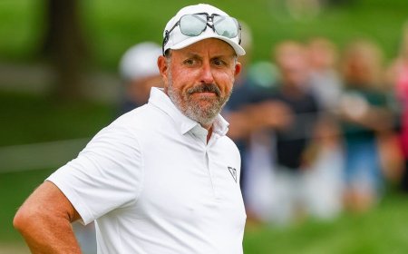 Phil Mickelson entered treatment facility for 'family trauma and addiction,' representative says