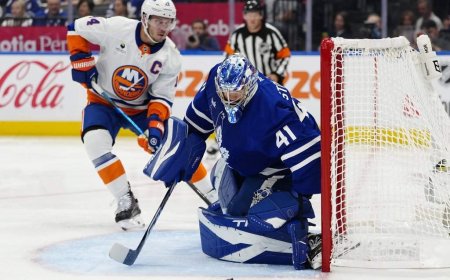 Cowan, Stolarz push Maple Leafs past Islanders 2-1