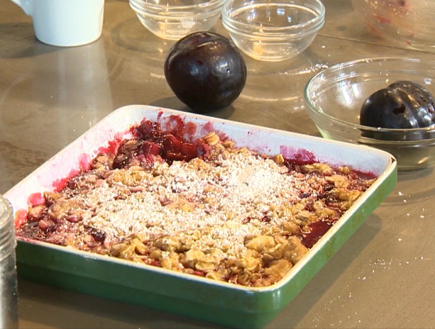 Simply Delicious Recipe: Plum Crisp