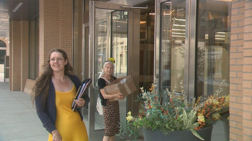 Saskatchewan Income Support recipient prepares complaint to ombudsman
