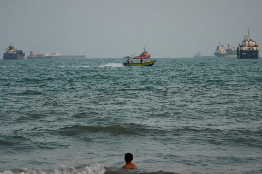 U.S. strikes 3 Iranian oil tankers after missiles target Navy ships