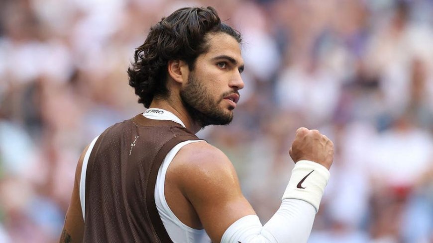 Ladies at the US Open were caught on camera taking notice of a shirtless Carlos Alcaraz