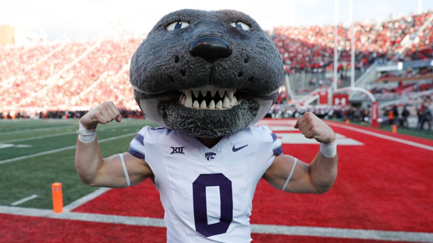 Kansas State Wildcats' mascot forced to complete absurd amount of push-ups during 71-3 victory