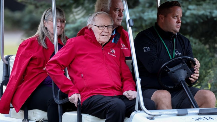 The US has a $40 trillion debt crisis. Billionaire Warren Buffett knows how to solve it