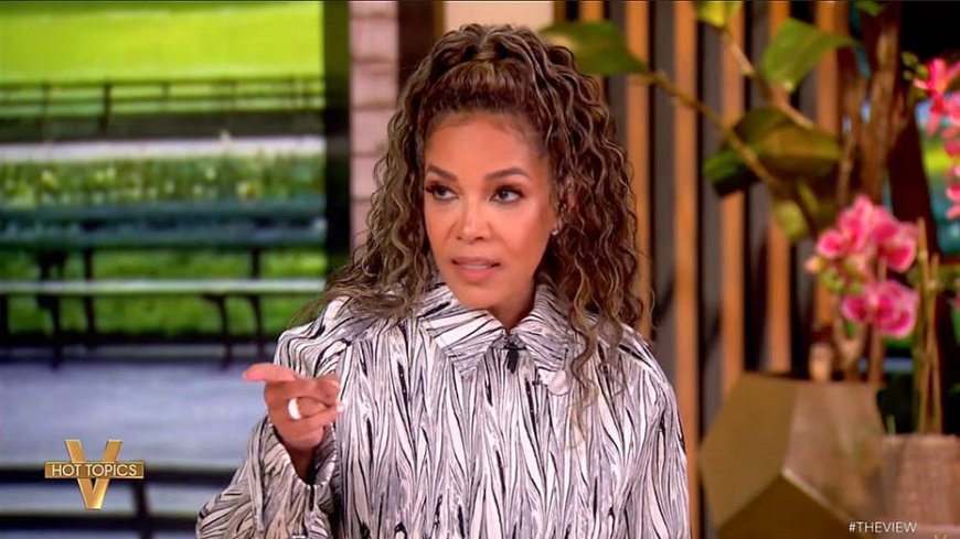 'The View' co-host demands 25th Amendment be used against Trump, suggests Cabinet could do it after midterms