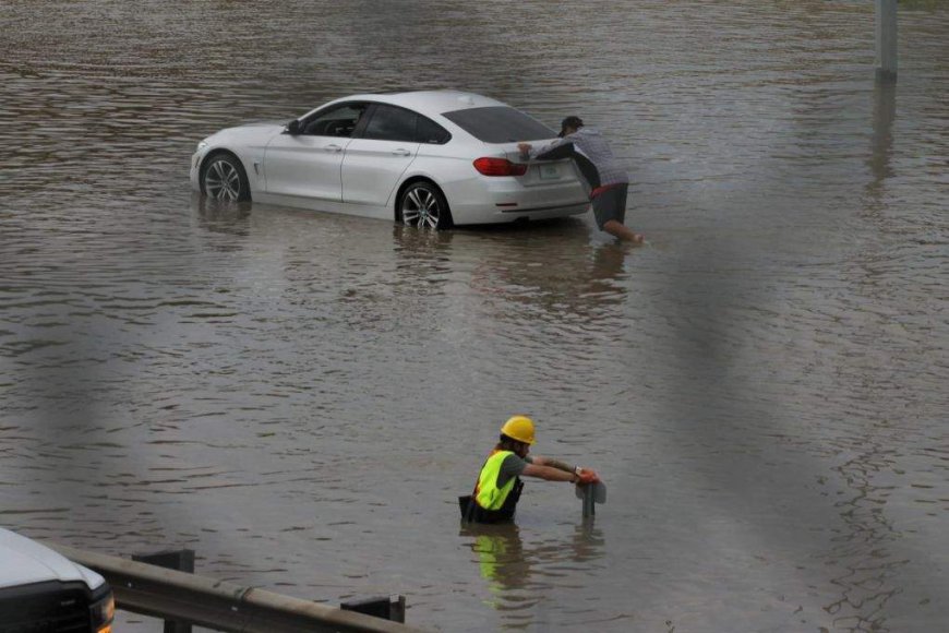 ‘A lot of work ahead’: Storm-ravaged Saskatchewan cities continue cleanup