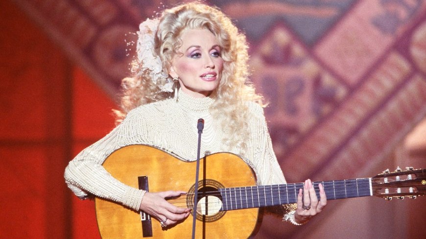 Dolly Parton 'could not bear negative things' and kept her cancer diagnosis from fans and family