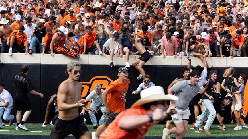 Oklahoma State stuns Oregon, deals early season blow to Ducks' national title hopes