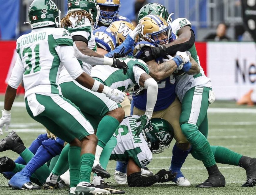 Blue Bombers pick ‘Riders apart in Banjo Bowl