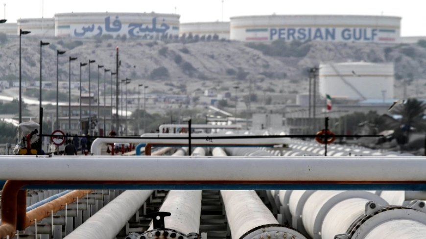 Trump: US Could Stay in Iran and Keep Oil, like Venezuela