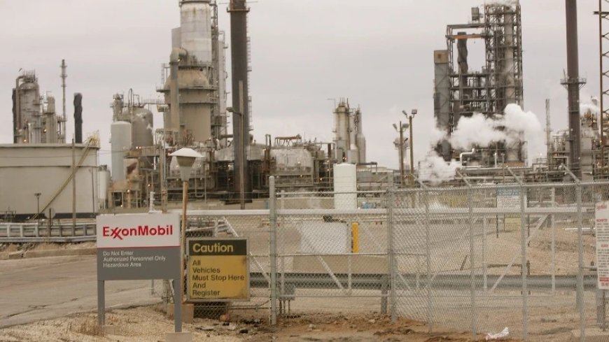 Midwest Braces For Fuel Crisis After Illinois Refinery Suffers Disruption Amid Global Energy Crunch