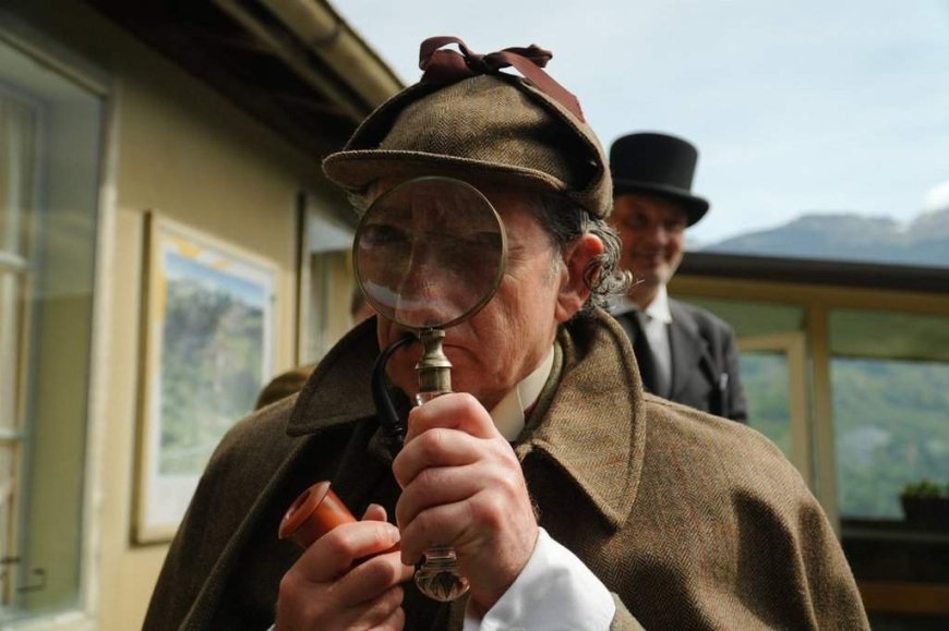 The fevered quest for a song (that might be) called “CIA”